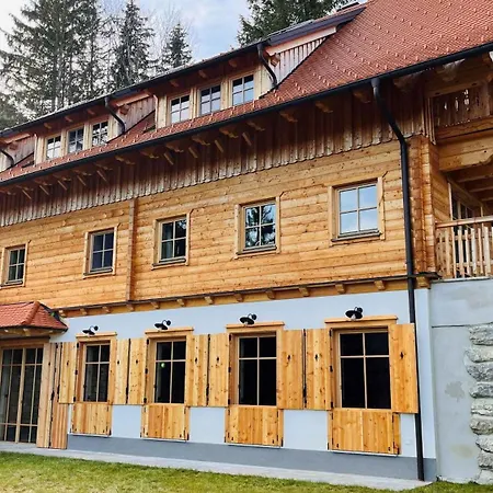 Mariandl Alm *